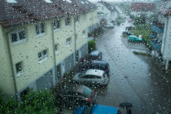 Regentropfen am Fenster